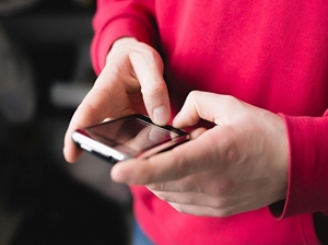 Synching the Apple Watch with the iPhone is a challenge developers face.